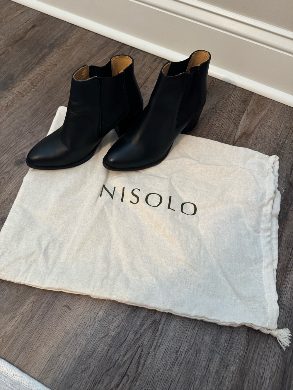 Nisolo Black Leather Pointed Ankle Booties